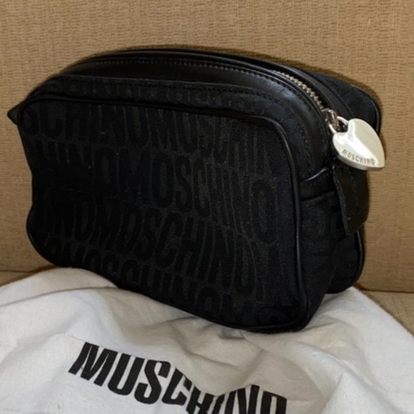 Moschino Deluxe Cosmetic Case - Picture 16 of 16